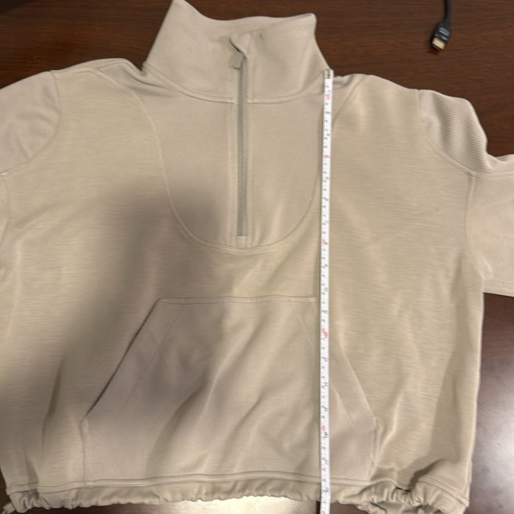 lululemon athletica Light Gray/Cream Half-Zip Cropped Sweatshirt - Picture 6 of 6